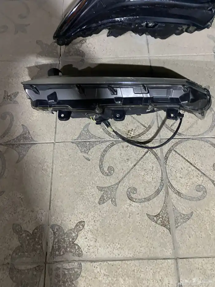 كشافات لكزس Nx 200 موديل 2022 شمعات اصليه 1