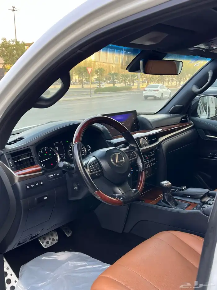 جيب لكزس LX570 DD 2021 11