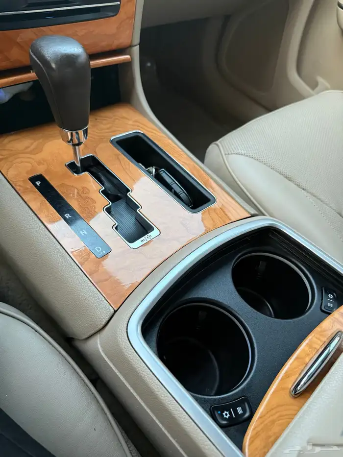 كرايسلر C300 هيمي 2014 ممشى قليل مالك ثاني 32