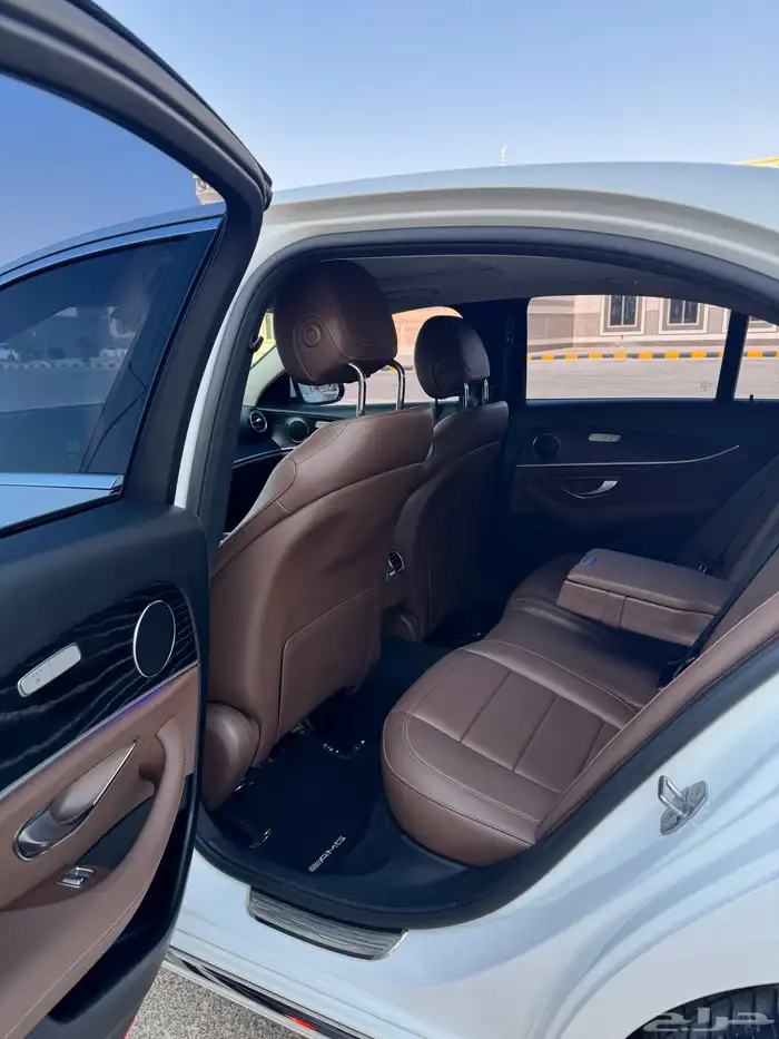 مرسيدس E220d ديزل AMG 5