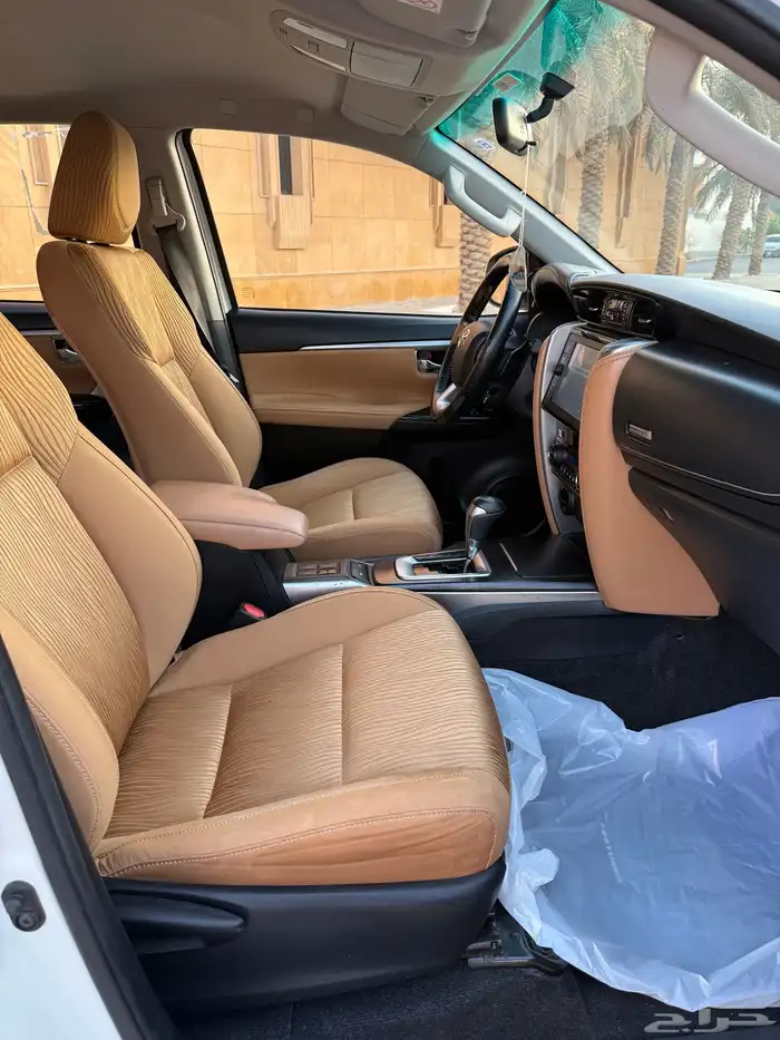 فورتشنر 2022 VX بنزين 34