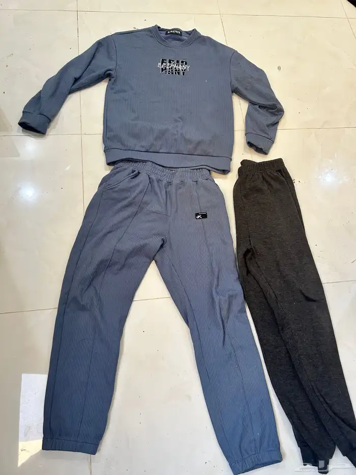 ملابس شتوية نظيفة لابس قليل لا يتواصل الا صامل فقط 25