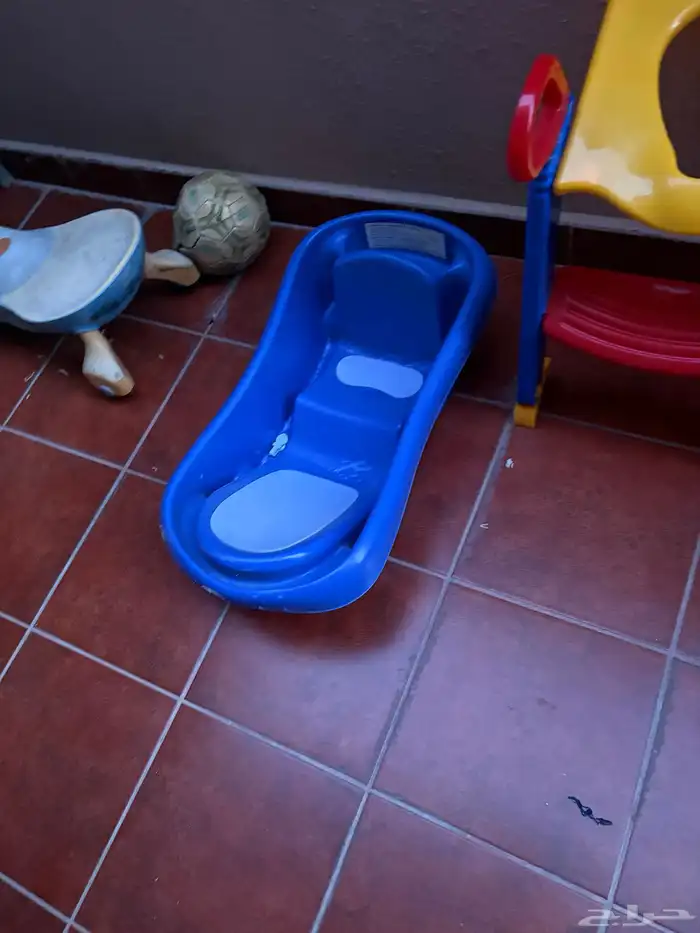 كرسي أطفال مع كرسي حمام وبانيو أطفال 2