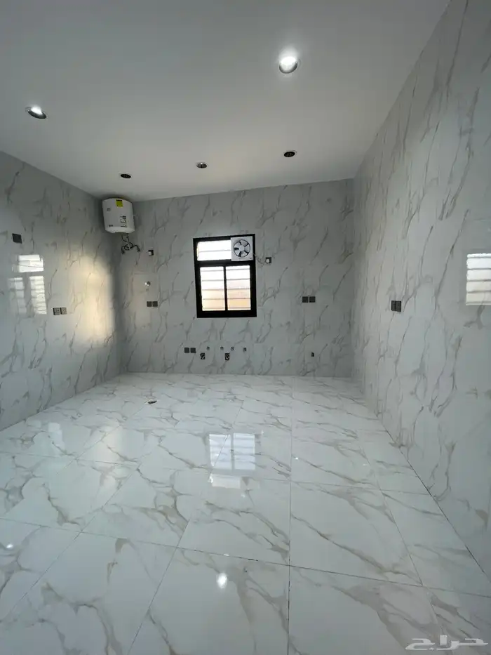 للبيع فيلا روف دور ثانى مع ملحق من 750 الف شمال الخميس 16