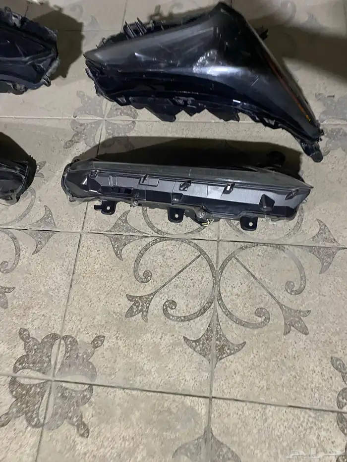 كشافات لكزس Nx 200 موديل 2022 شمعات اصليه 2