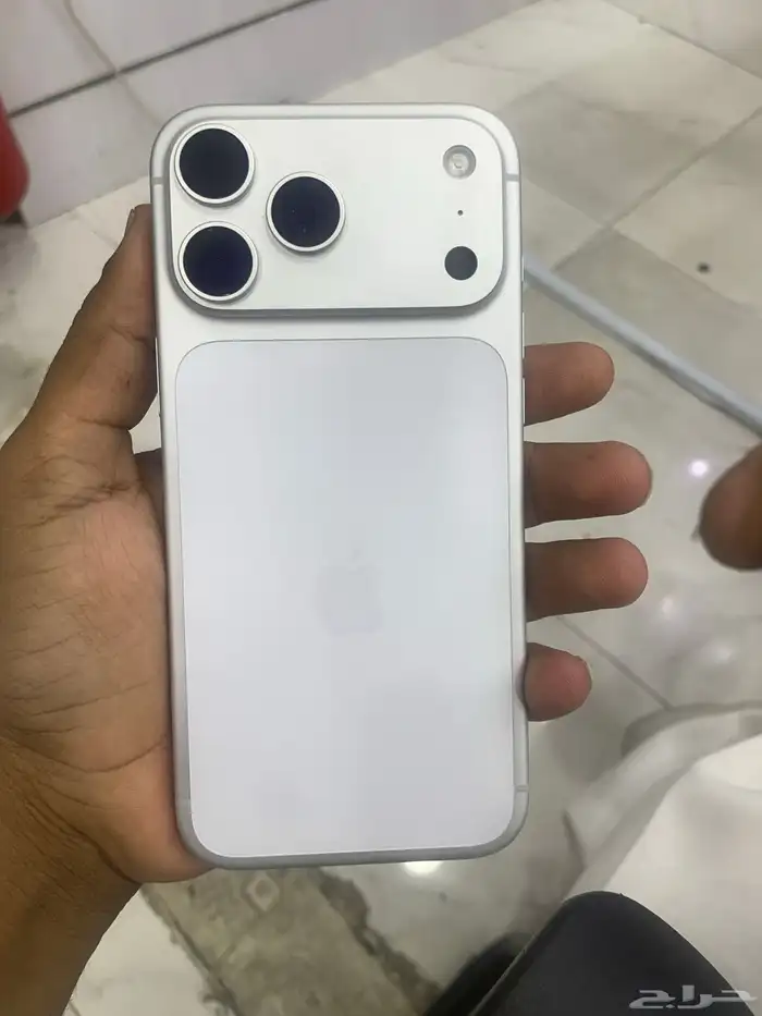 ايفون 17بروماكس اللون سلفر ابيض مستخدم 0