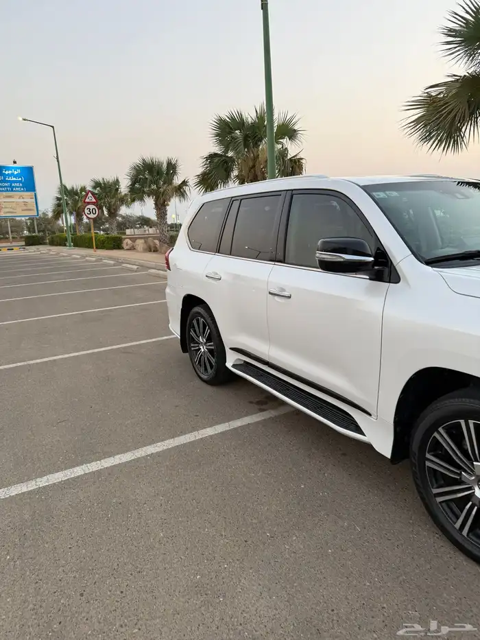 جيب لكزس LX570. 2020 13