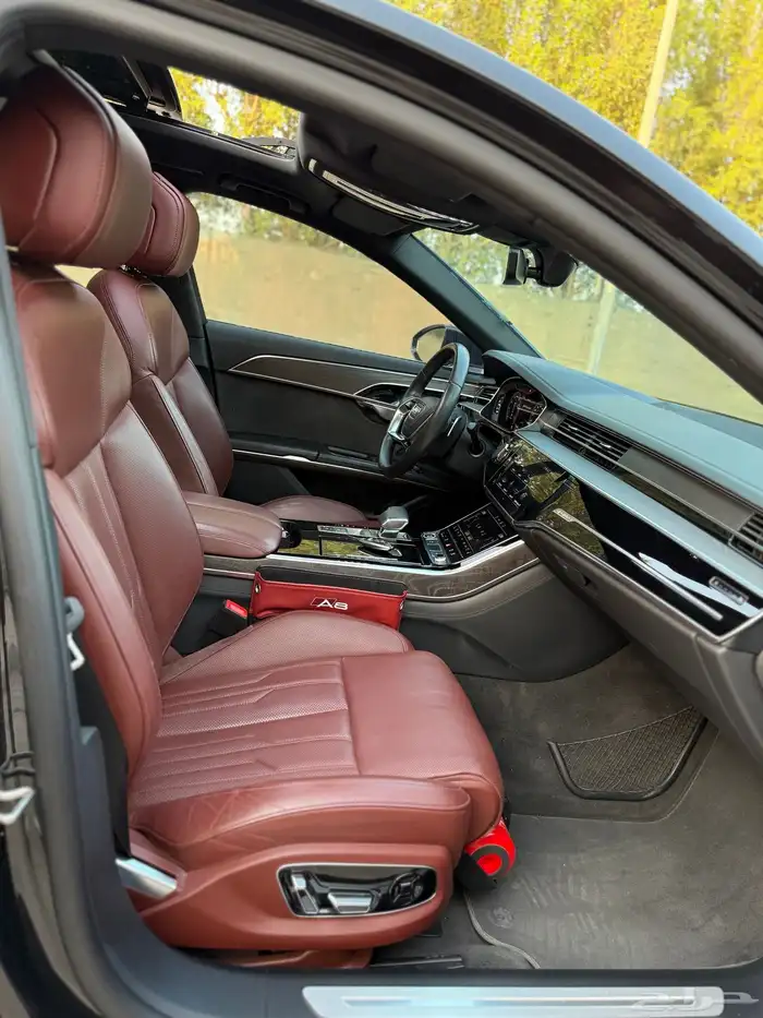 Audi A8L 2021 21