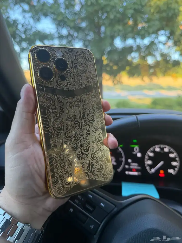 آيفون 16 pro max مطلي بالذهب عيار 24 قراط 6