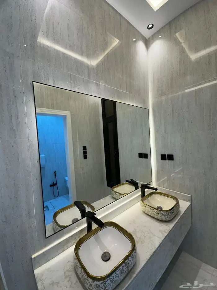 للبيع ادوار ارضية وعلوية بمساحة 240 متر خميس مشيط 7