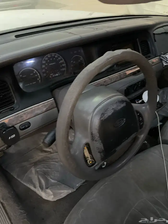 فورد فكتوريا أمريكي موديل 1999 نظيف 5