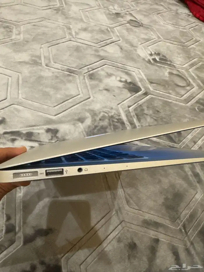 لابتوب ماك بوك اير نظيف 3