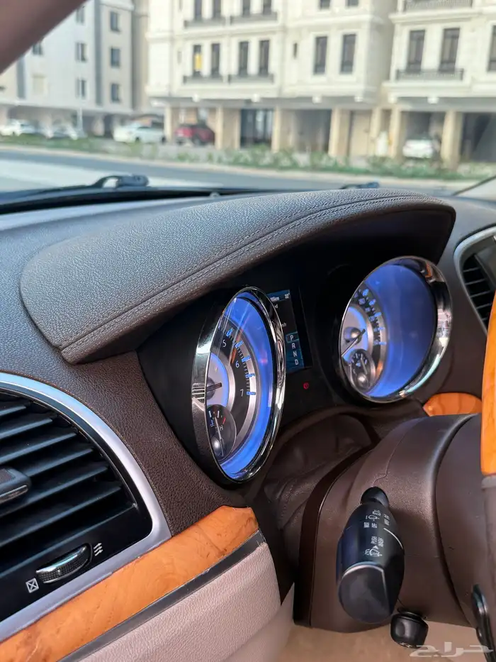 كرايسلر C300 هيمي 2014 ممشى قليل مالك ثاني 16