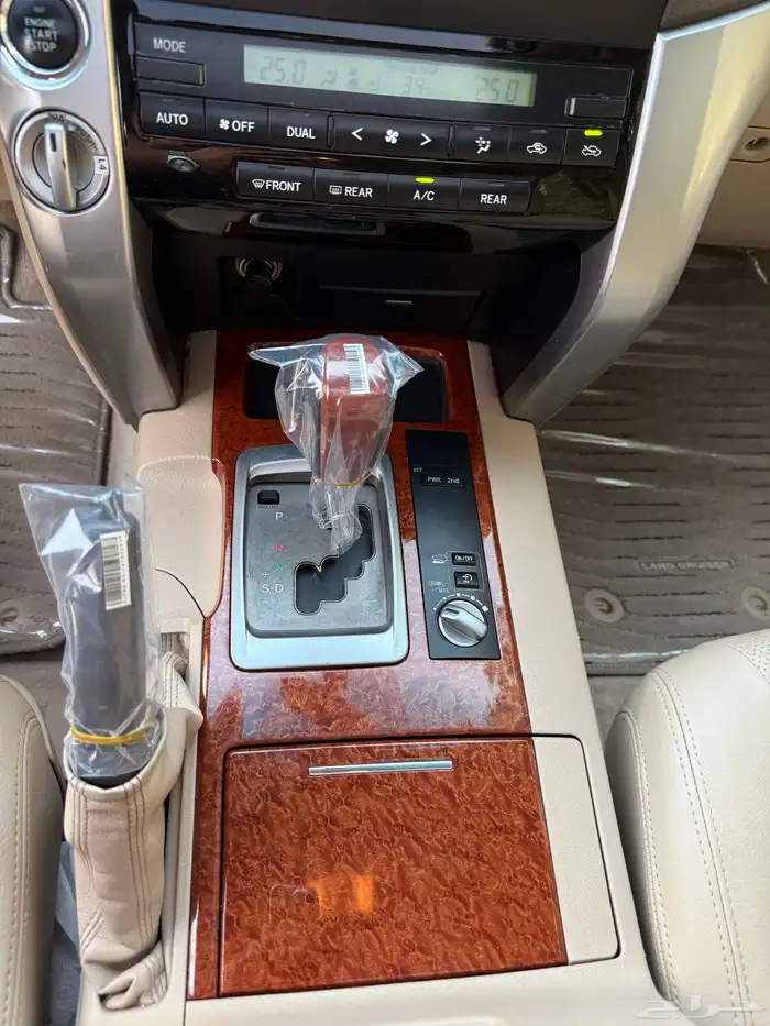 لاندكروزر VXR فكسار 2015 بريمي ( وكالة ) 25