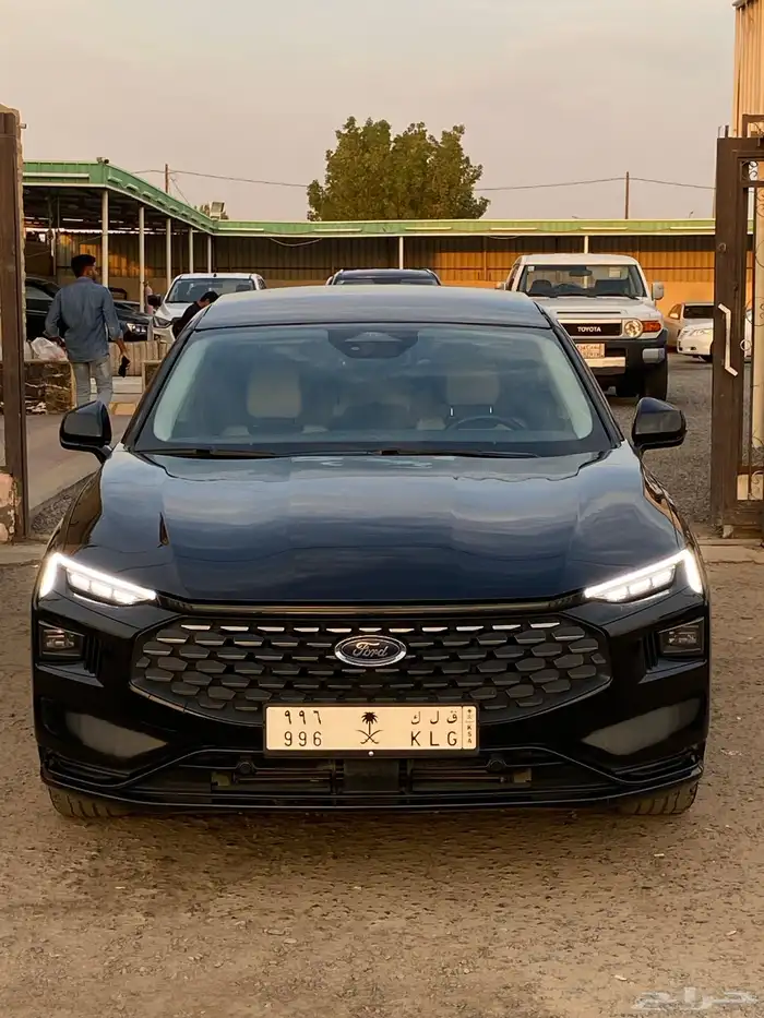 فورد تورس 2023 تيتانيوم 1