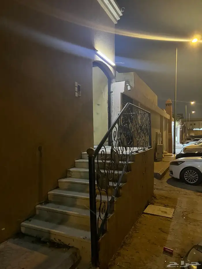 شقة للإيجار حي الجنادرية 14