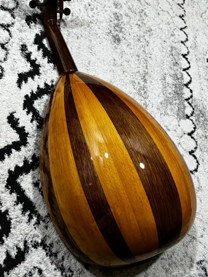 اله عود موسيقي زرياب 0