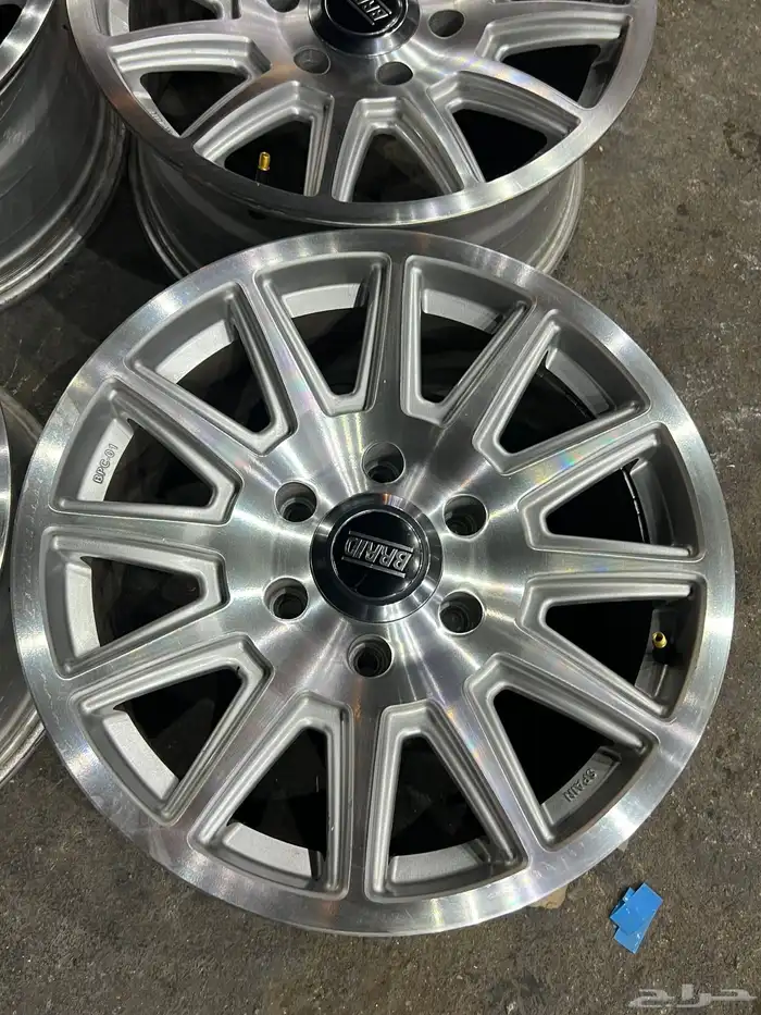 جنوط البرايد نيكل 6 مسمار مقاس 17 يركب علا جيب 23 وا جمس 11