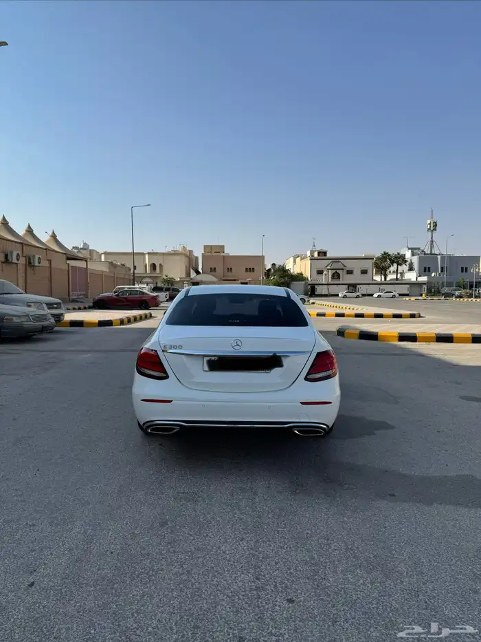 مرسيدس E220d ديزل AMG 13