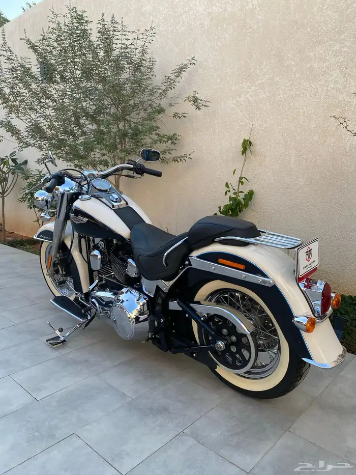 للبيع هارلي سوفتيل ديلكوس 2012 10