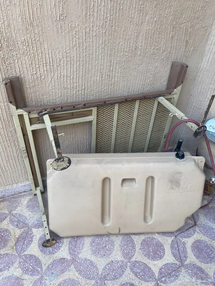 طبق و وتانكي ماء 0