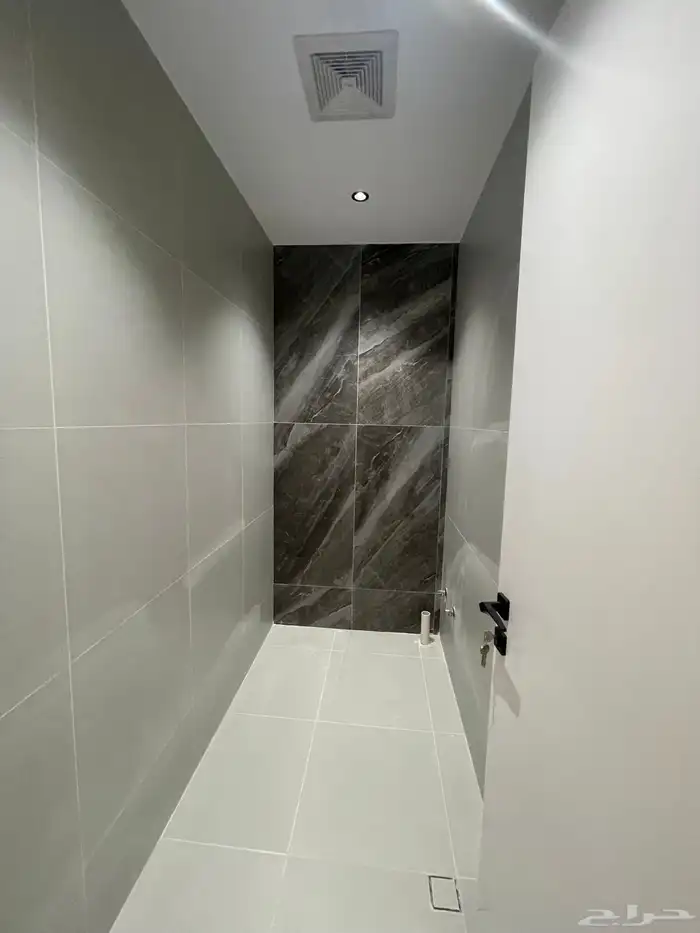 للبيع شقه دور أرضي مع بايكه مودرن بالمحاله ابها 8