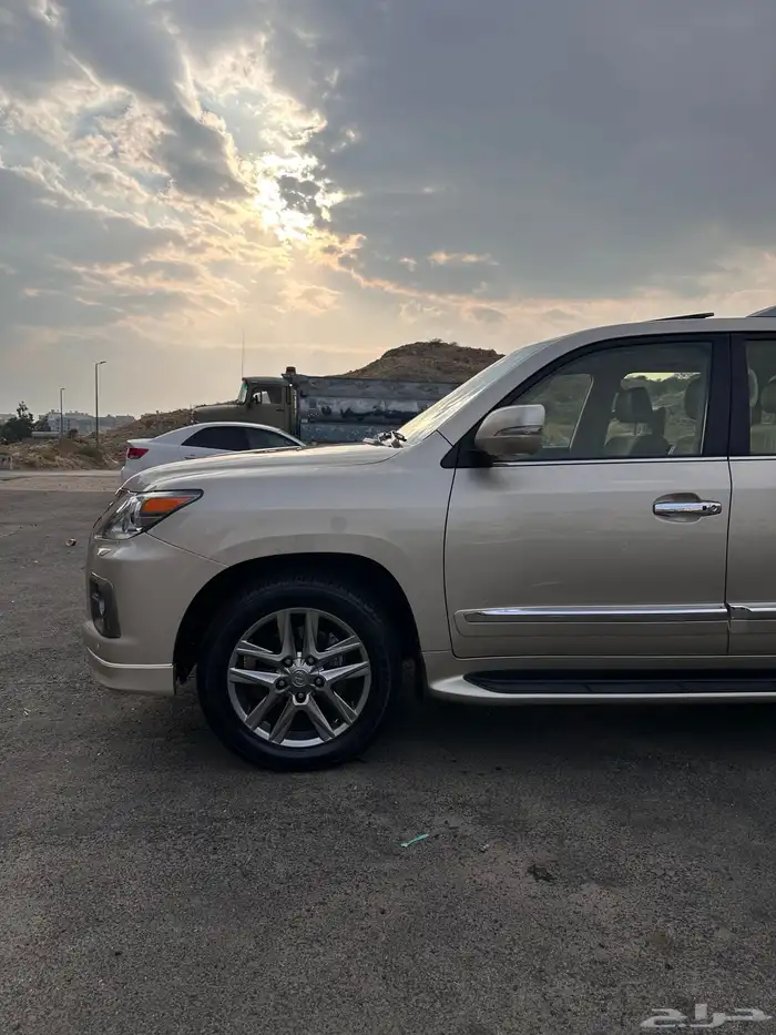 جيب لكزس 2012 DD 32