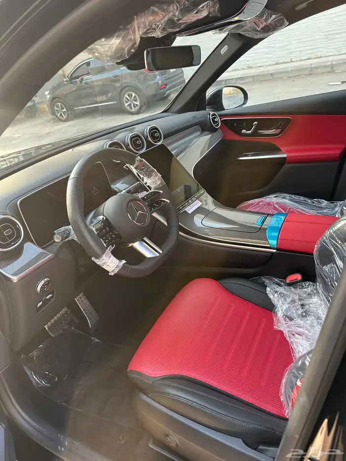 مرسيدس GLC300 AMG موديل 2025 شبه جديد ضمان الجفالي سعر لقطه 16