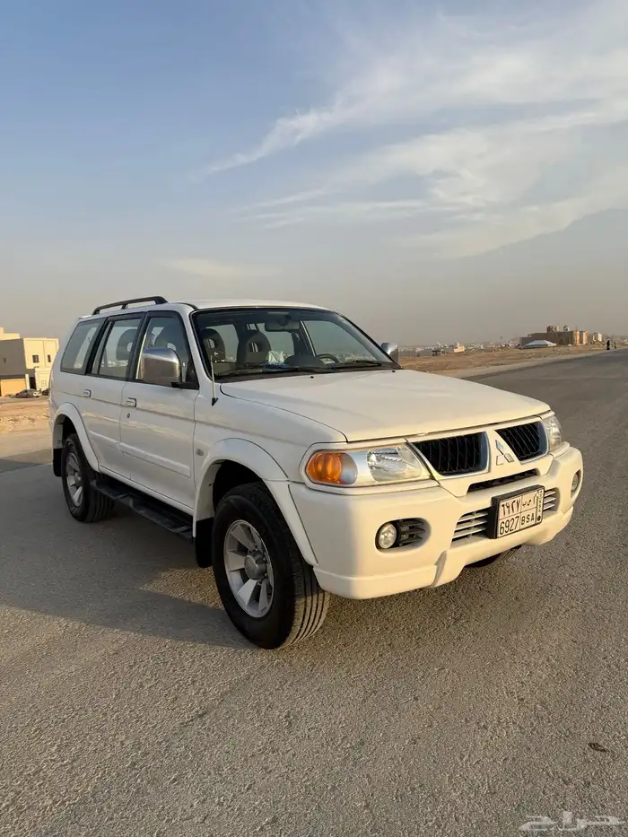 للبيع جيب مستوبيشي ناثيفا نادر مخزن ممشى86 الف 2