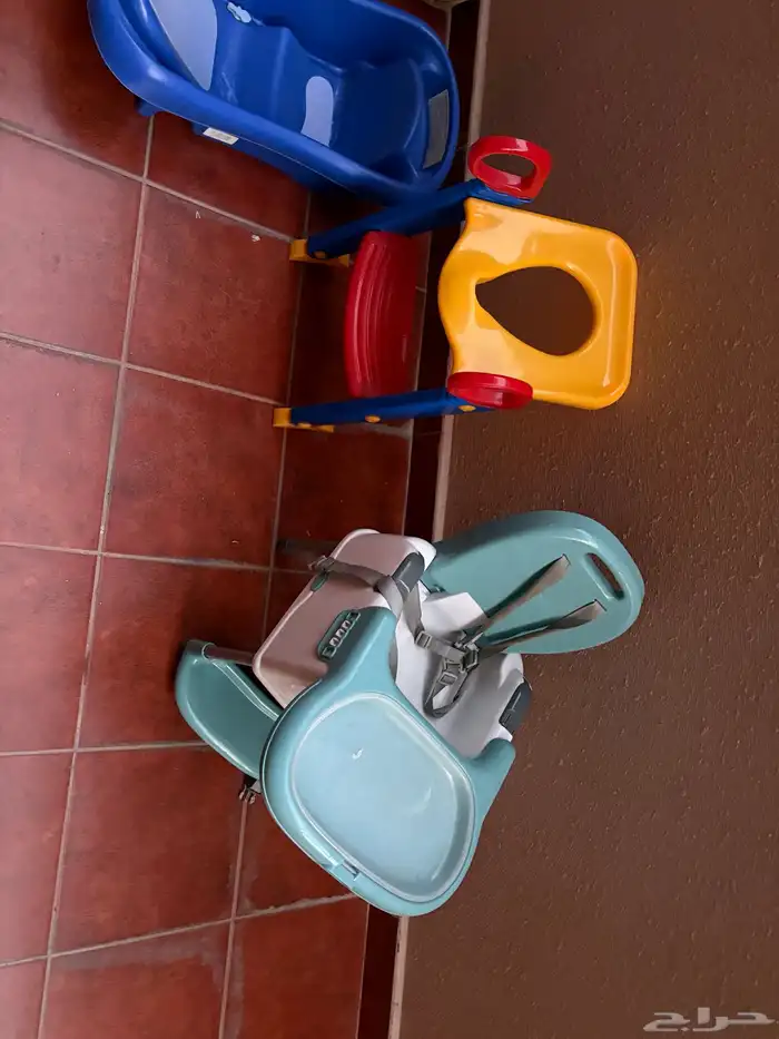 كرسي أطفال مع كرسي حمام وبانيو أطفال 3