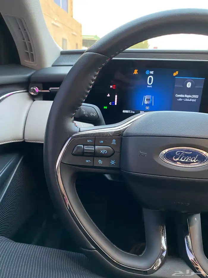 فورد تورس 2023 تيتانيوم 35