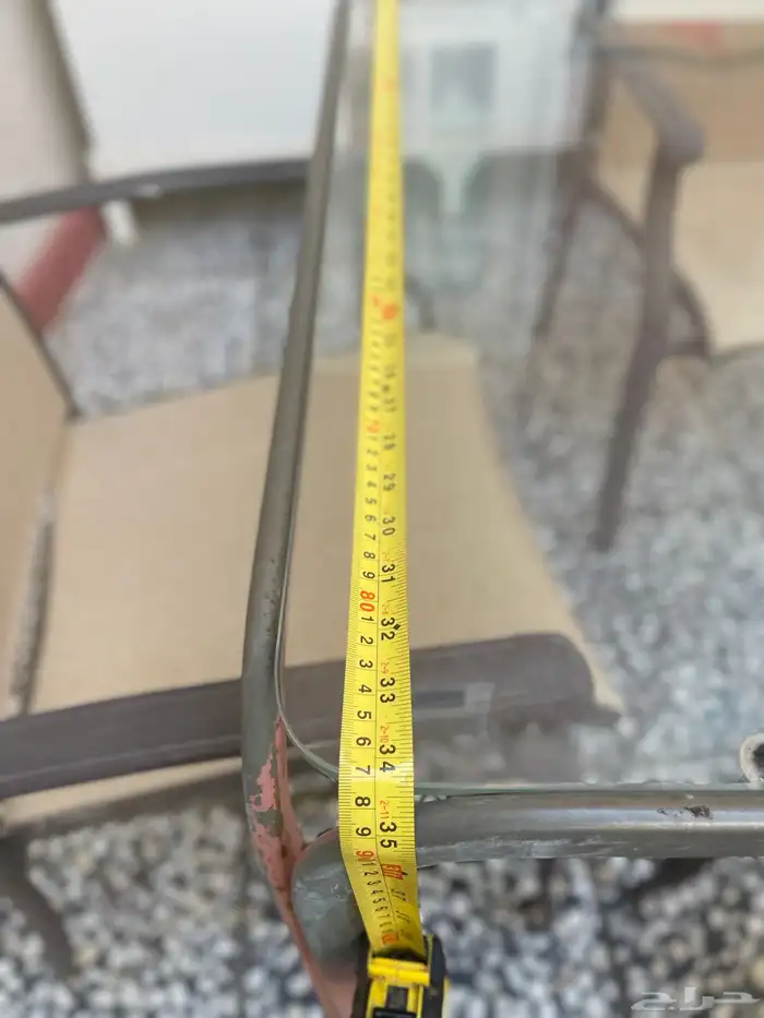 طاوله وأربعه كراسي للبيع 0