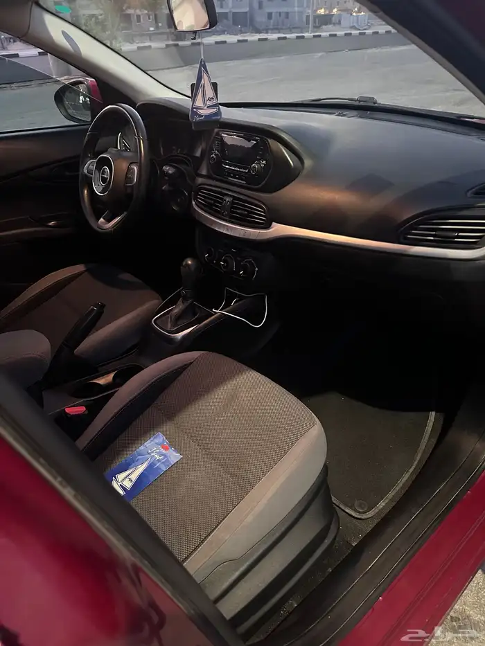 دودج نيون 2017 نظيف جدا للبيع او البدل ب اقل ب جنسيس 38