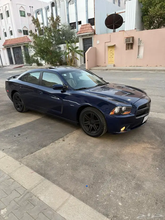 دودج تشارجر 8 سلندر 3
