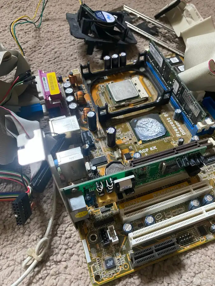 قطع بي سي للبيع قديمه فقط ب 20 1