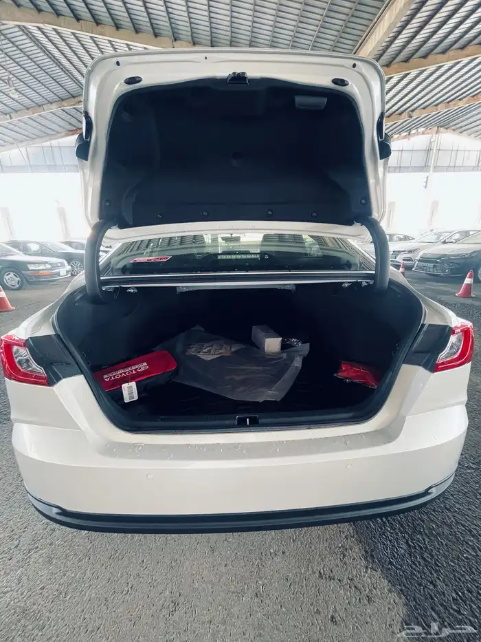 تويوتا كامري بنزين - LE - 2025 19