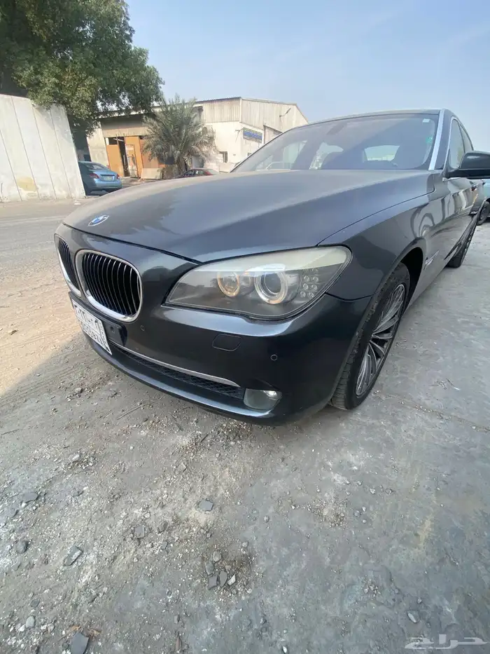 BMW 750 2009 1