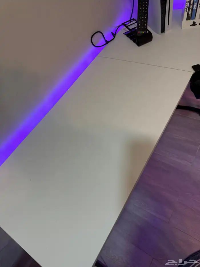 طاوله قمينق نظيفه 5