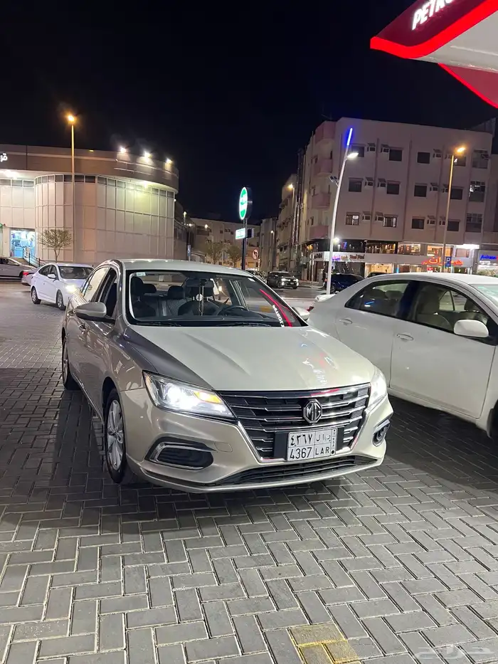 سياره ام جي 2022 5