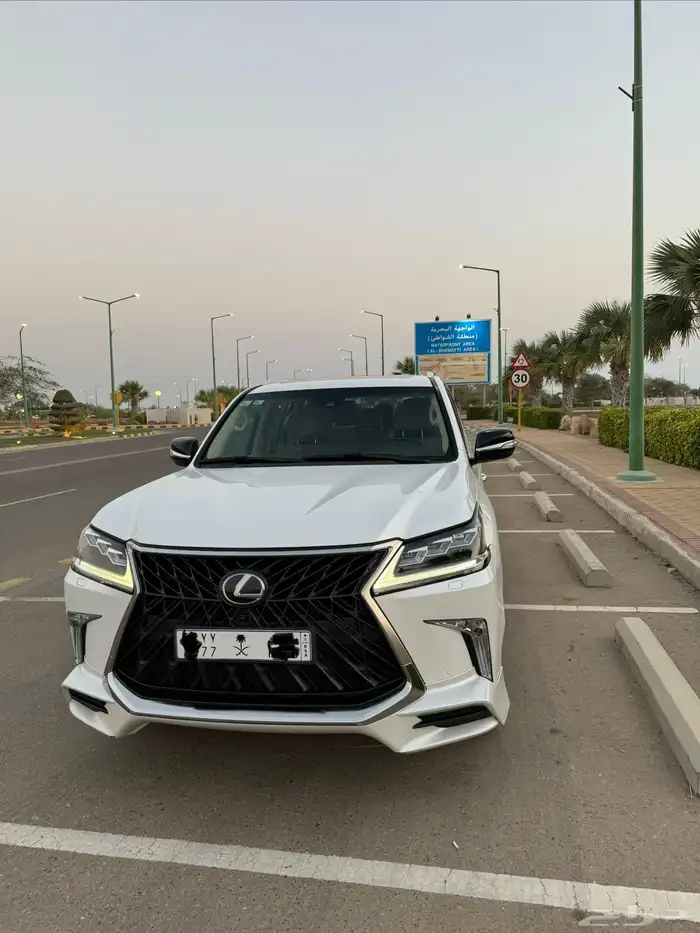 جيب لكزس LX570. 2020 2