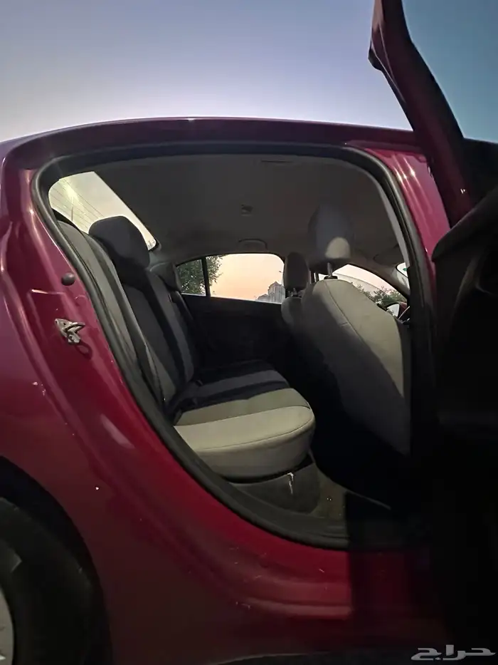 دودج نيون 2017 نظيف جدا للبيع او البدل ب اقل ب جنسيس 34