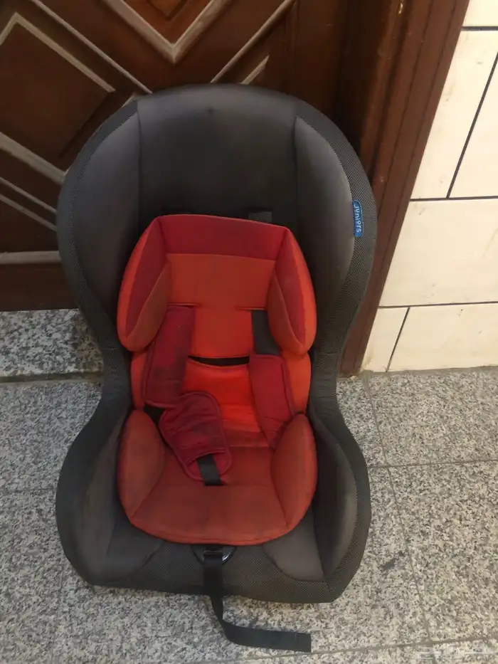 كرسي سيارة 0