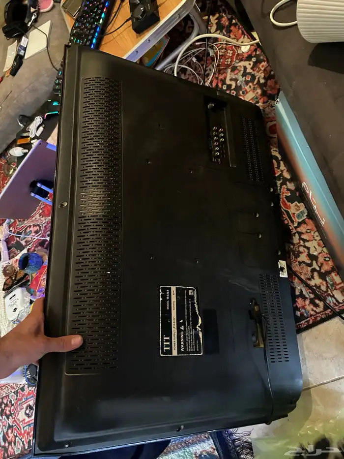 شاشه 23 بوصه سليمه مافيه اي مشاكل واللي بيشريه له ضمان اسبو 0