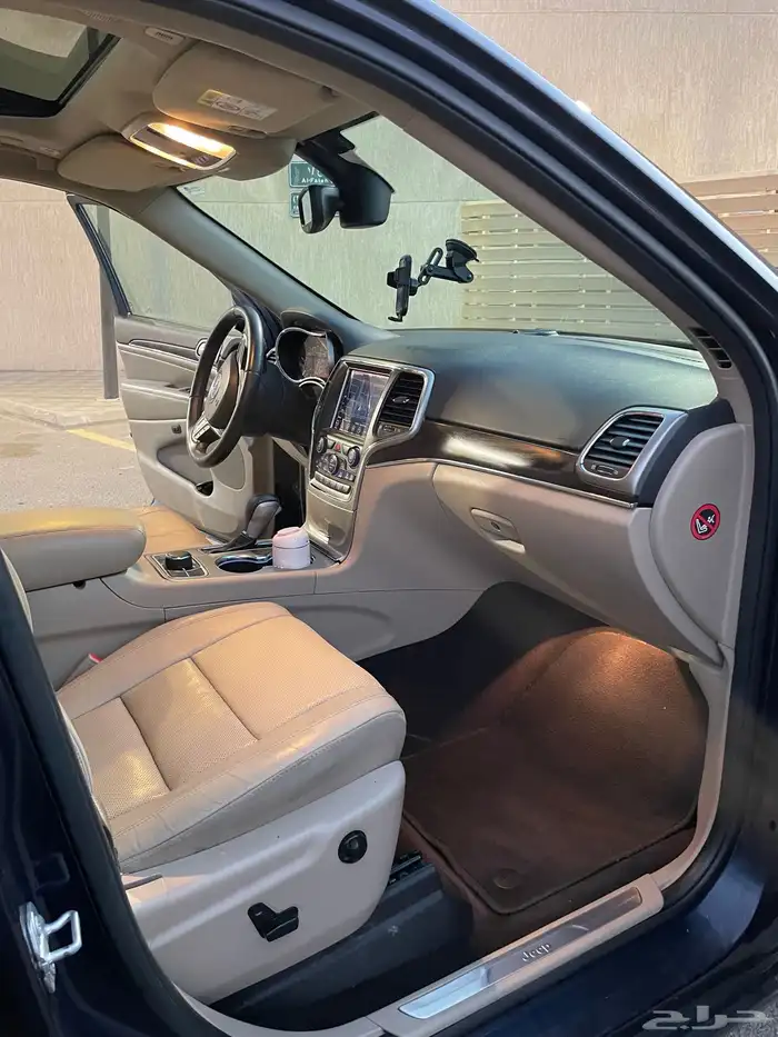 2018 جيب جراند شروكي ليميتيد فل كامل 37