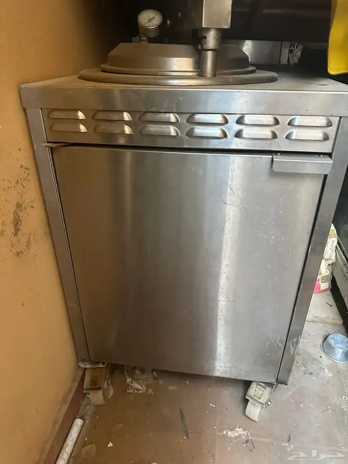 معدات مطعم مطاعم مستعمله و ادوات ثلاجه شاورما 0