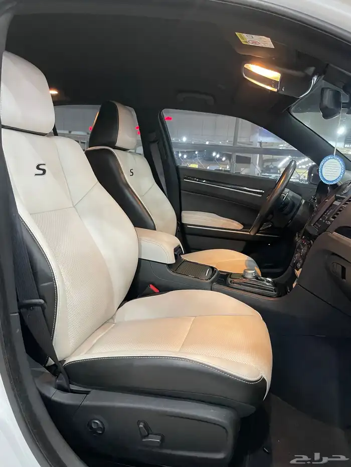 كرايسلر 300s موديل 2021 فل كامل 10