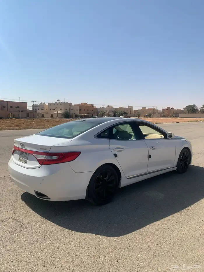 للبيع ازيرا 2012 فل كامل 6