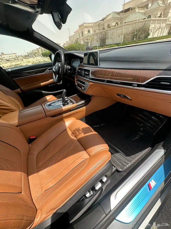 بي ام دبليو Li 740 2018 سعودي الناغي للسيارات 25