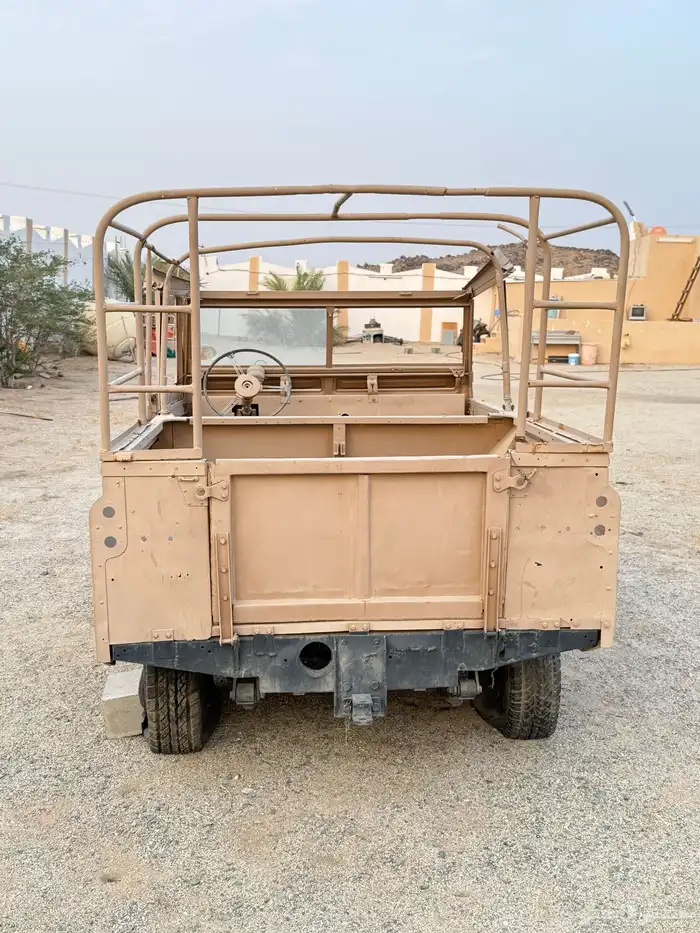 للبيع سياره نادره لاند روفر ديفندر 1960 4