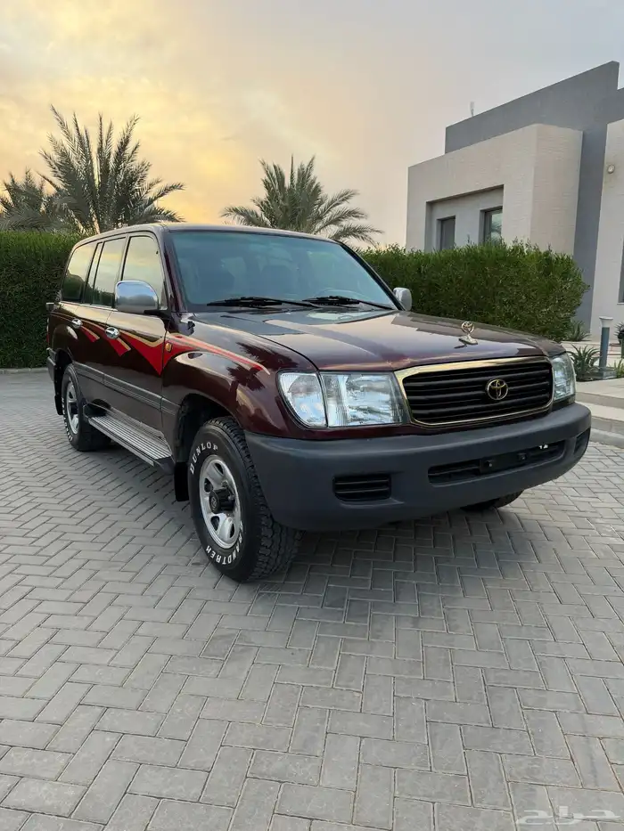 لاندكروزر 1999 قير عادي (عنابي) ممشى قليل 60